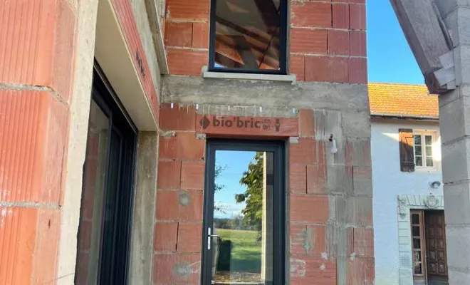 Bardage d'une ancienne façade de maison à Mirande, Auch, Façade Festi-Max